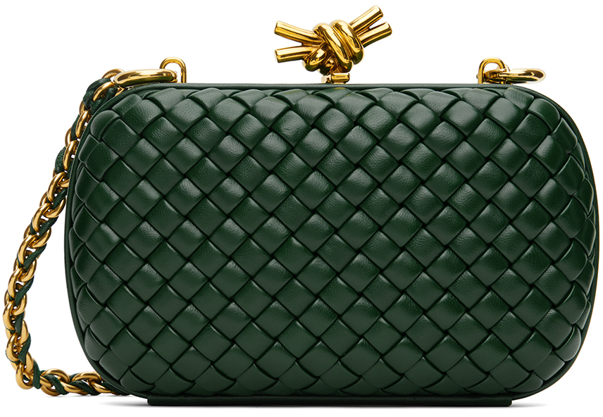 

Зеленый клатч с узлом Bottega Veneta, цвет Emerald green