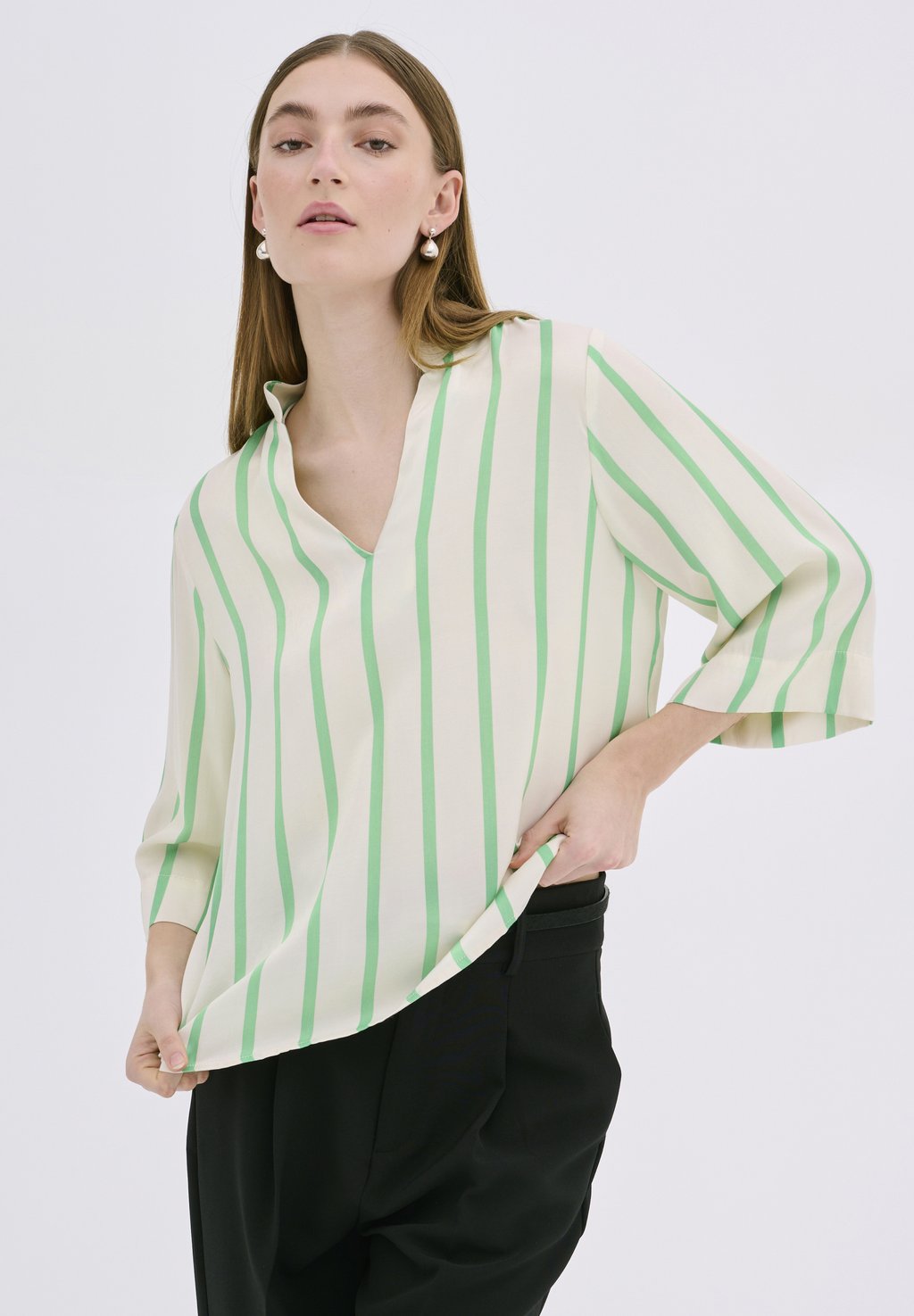 Блузка MIAMW My Essential Wardrobe, цвет off white w green stripe