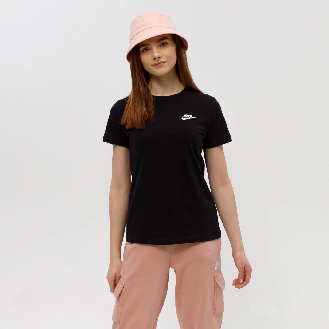

Футболка Nike Essential с коротким рукавом, черный