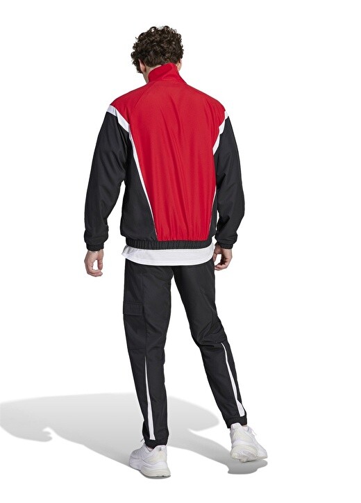 

Спортивный костюм Adidas