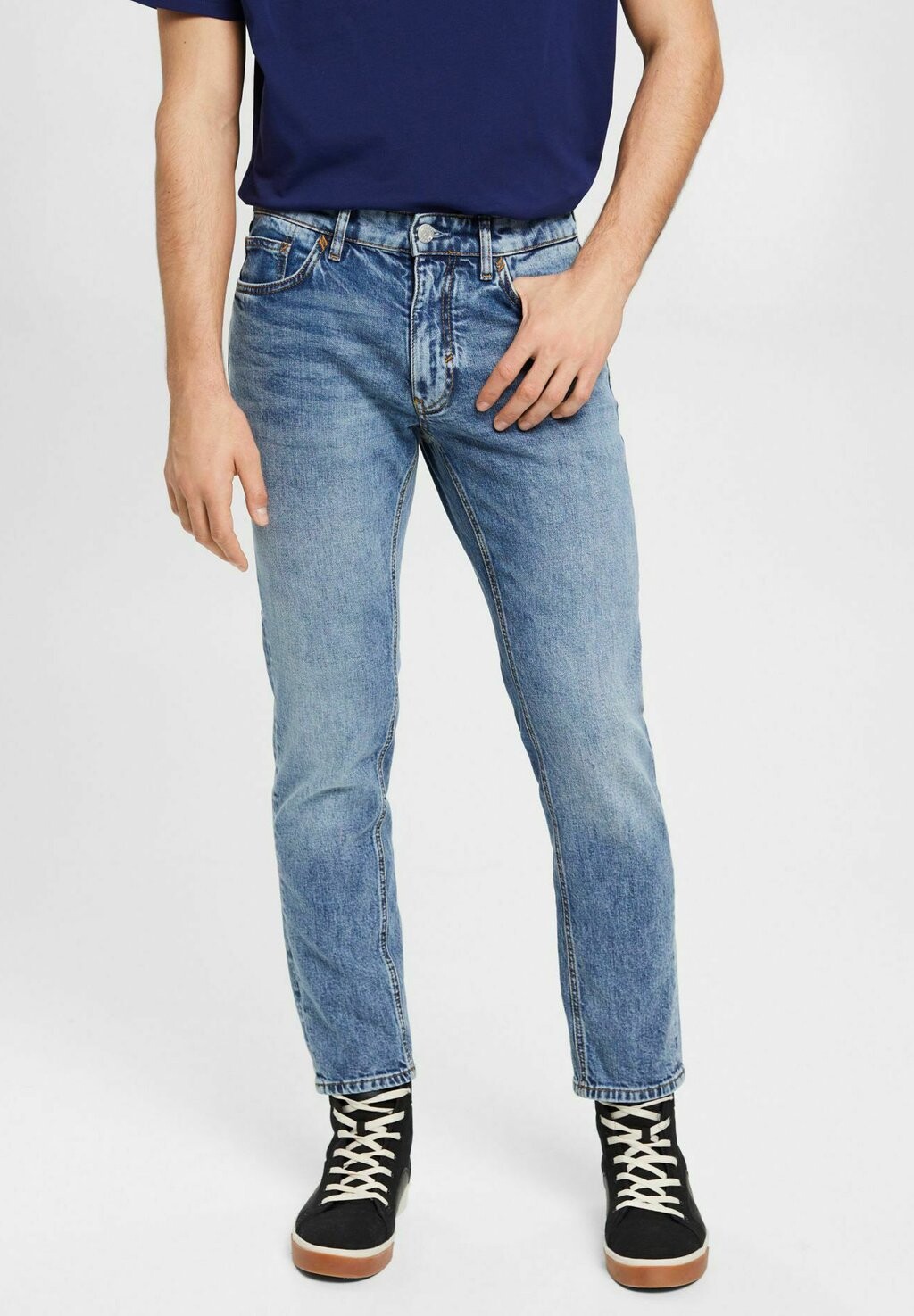 

Джинсы облегающего кроя Esprit