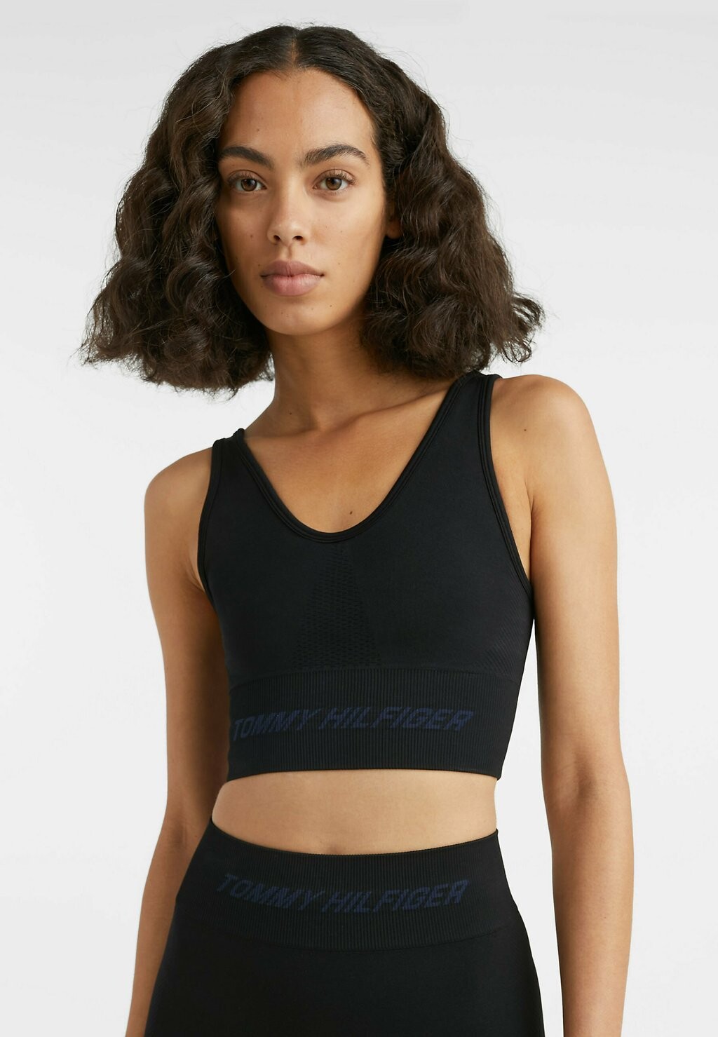 

Спортивный бюстгальтер Tommy Hilfiger, черный