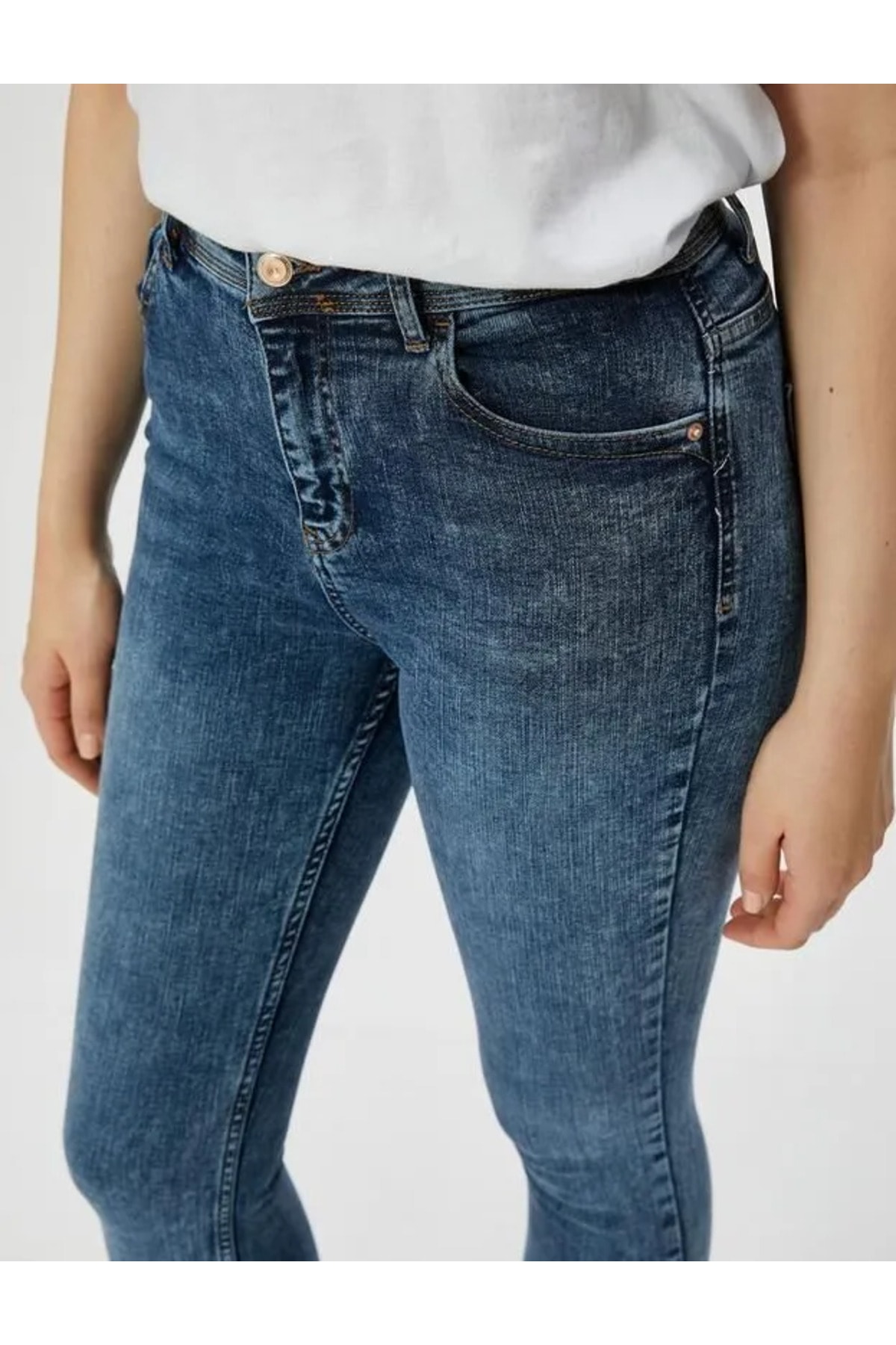 Женские джинсовые брюки среднего цвета индиго Koton, темно-синий цена и фото
