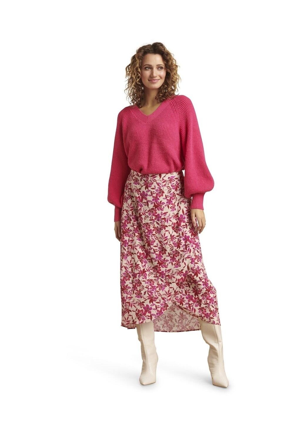 

Вязаный свитер V-NECK IN BRIGHT Smashed Lemon, цвет fuchsia