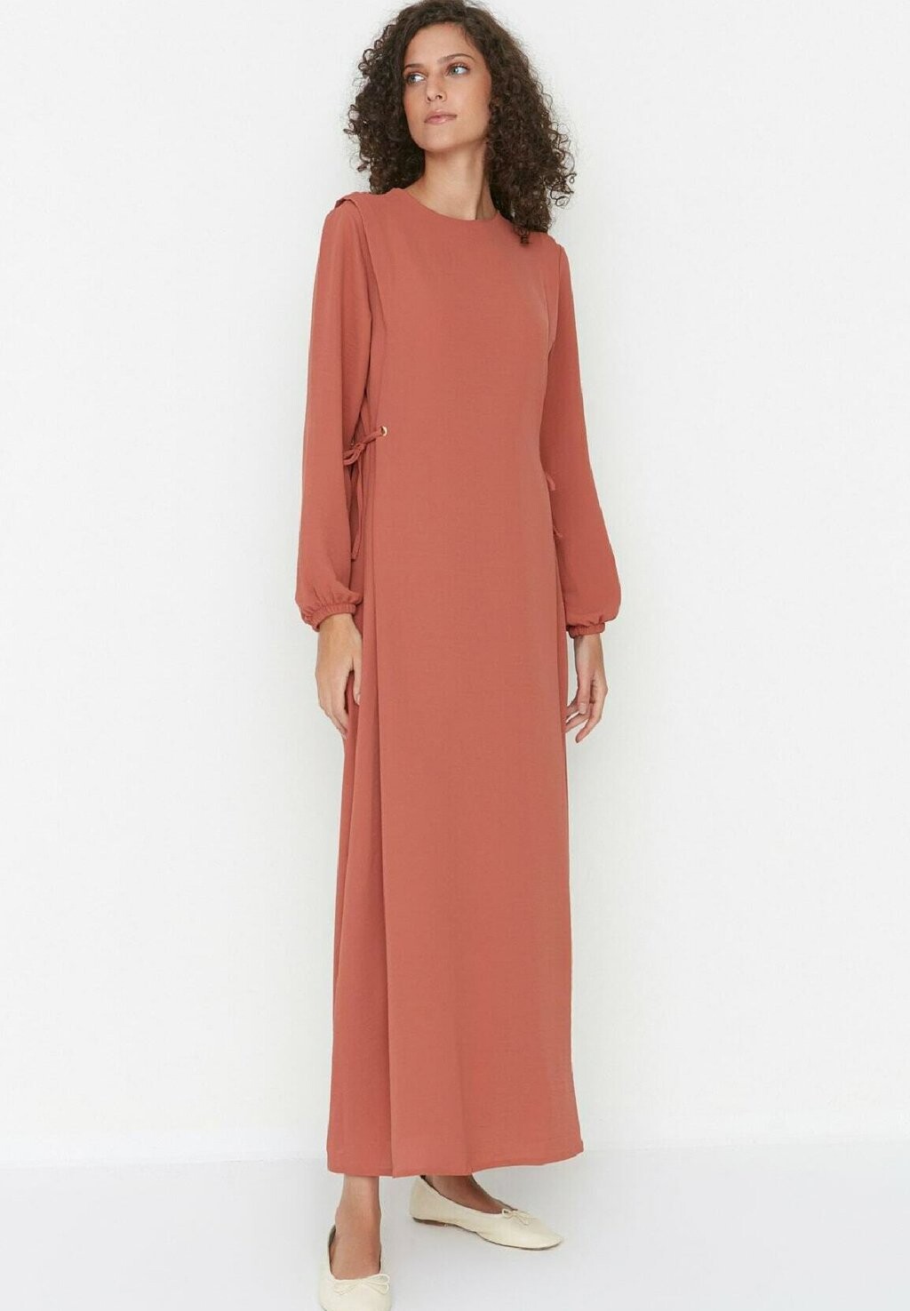 

Длинное платье Trendyol Modest