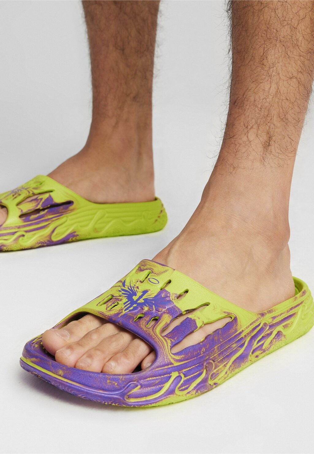 

Тапочки Mb.03 Puma, цвет safety yellow purple glimmer