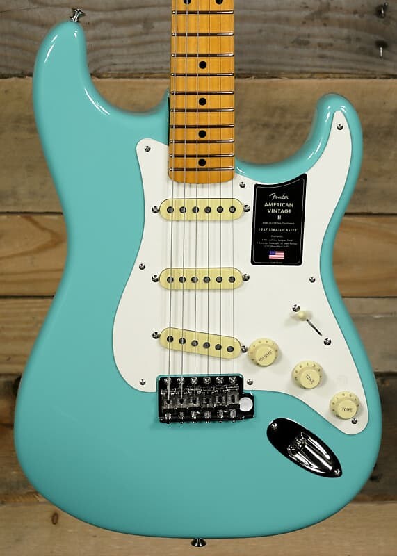 

Электрогитара Fender American Vintage II 1957 Stratocaster Sea Foam Green w/ Case