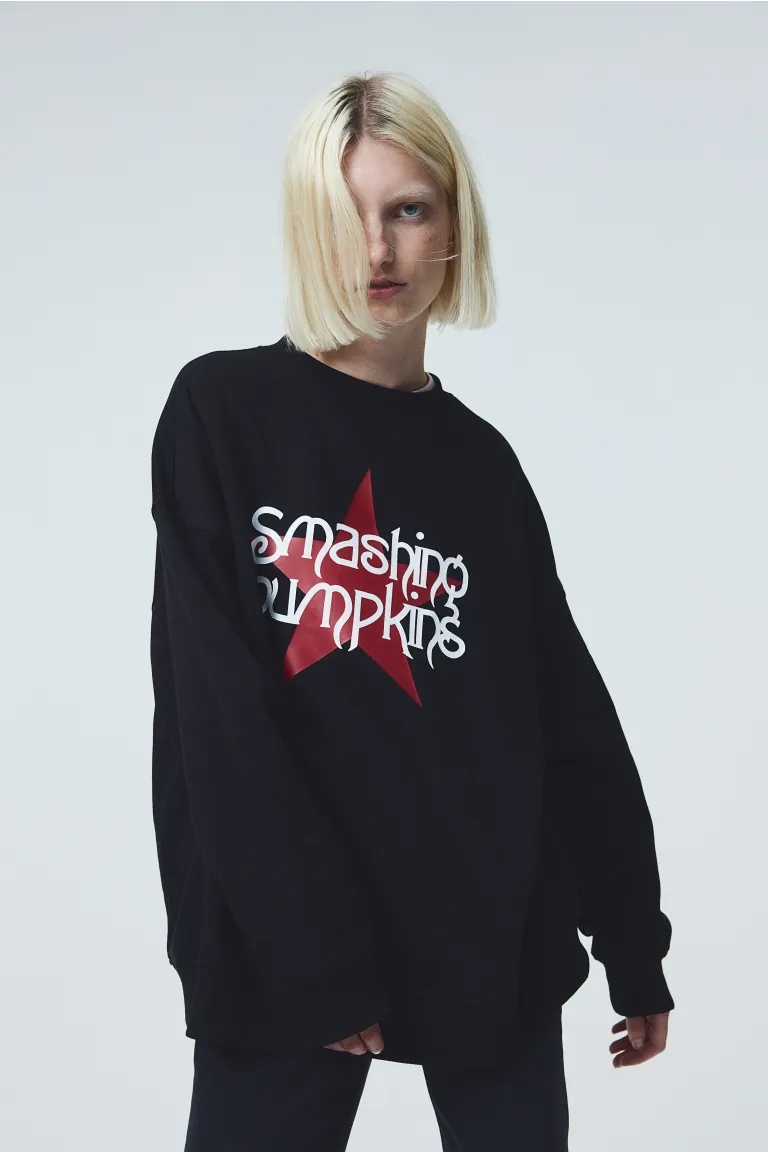 

Объемный свитшот с принтом H&M, черный