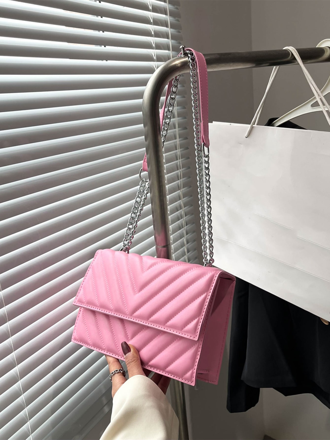 Квадратная стеганая сумка с клапаном и цепочкой, розовый