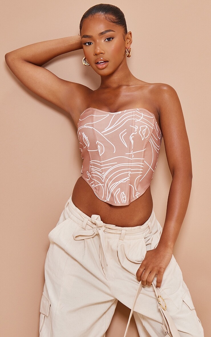 

PrettyLittleThing Корсет с принтом на каменных костях