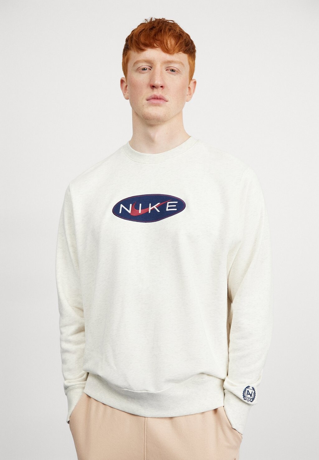 

Толстовка M Nsw Crw Ft Ncps Nike, цвет oatmeal heather/midnight navy/(oatmeal)