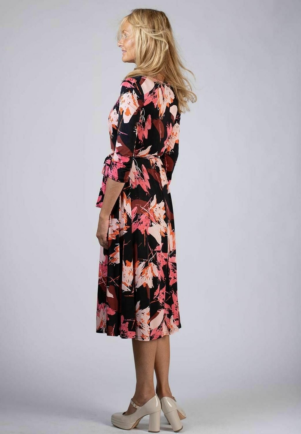 

Повседневное платье CHARLOTTE Stockholms Klänningsfabrik, цвет pink black
