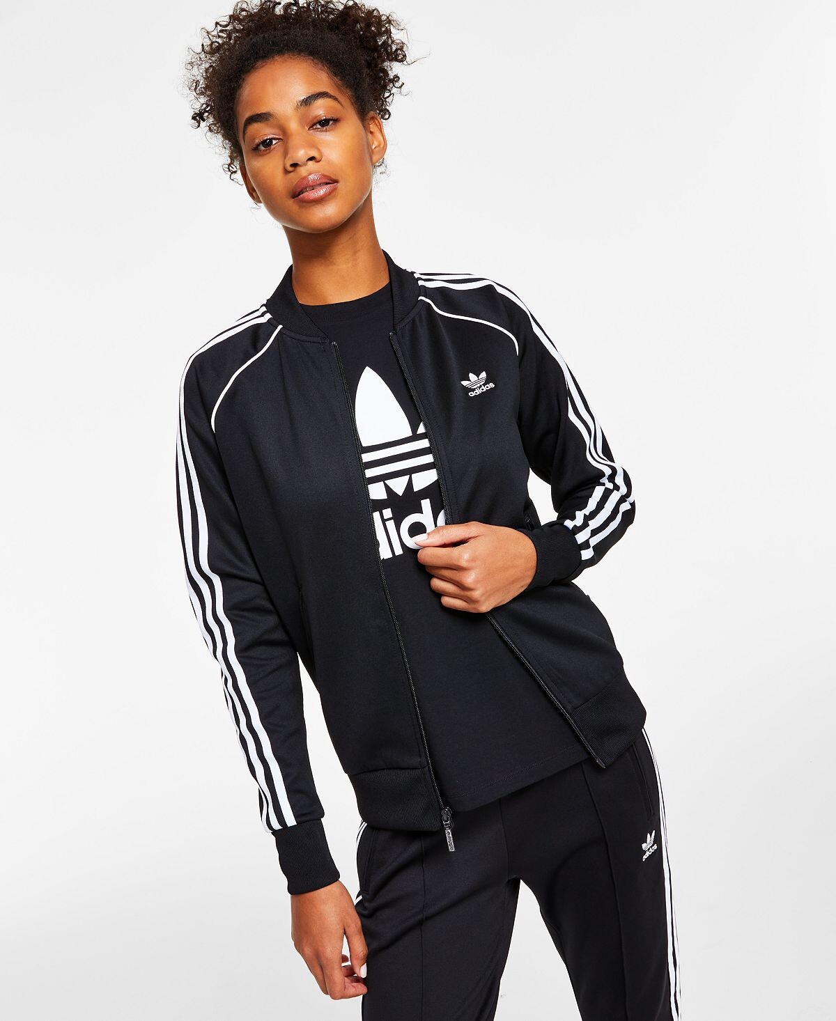 

Женская спортивная куртка Superstar PrimeBlue adidas