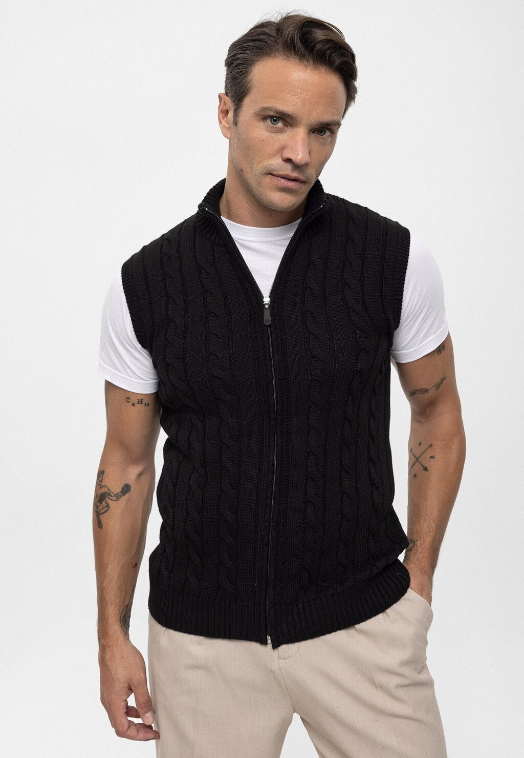 

Жилет SLEEVELESS Felix Hardy, цвет black