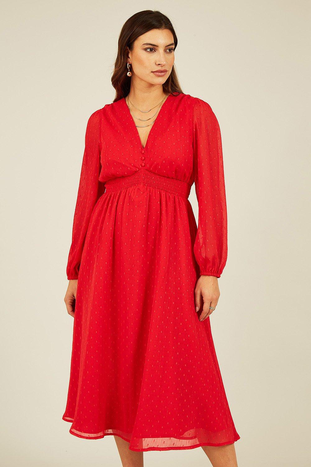 женское платье миди с v образным вырезом длинным рукавом Красное платье миди с длинными рукавами и эффектом металлик в стиле Добби Yumi, красный