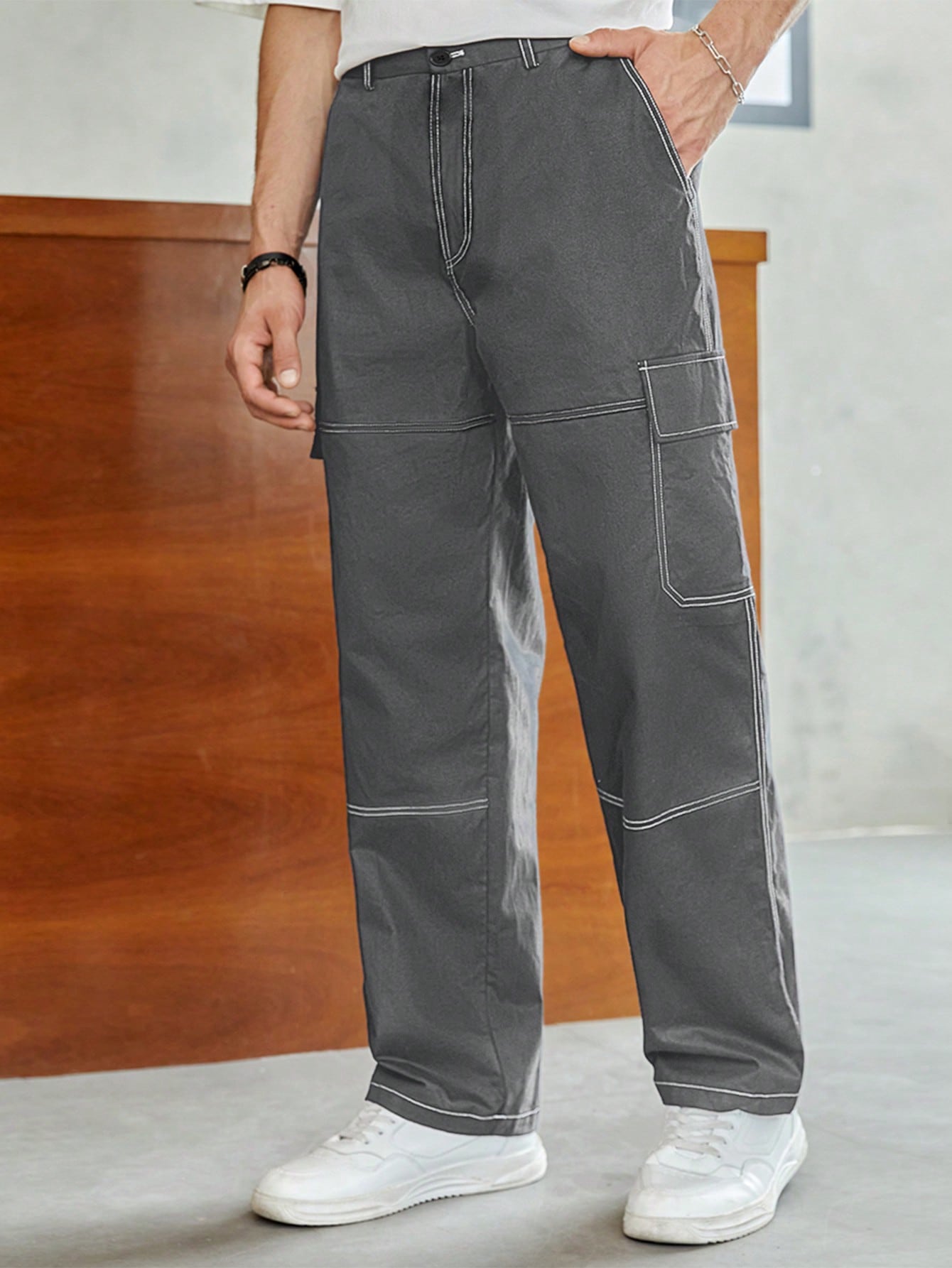 цена Мужские повседневные тканые брюки-карго Manfinity Hypemode с контрастной строчкой и множеством карманов, серый
