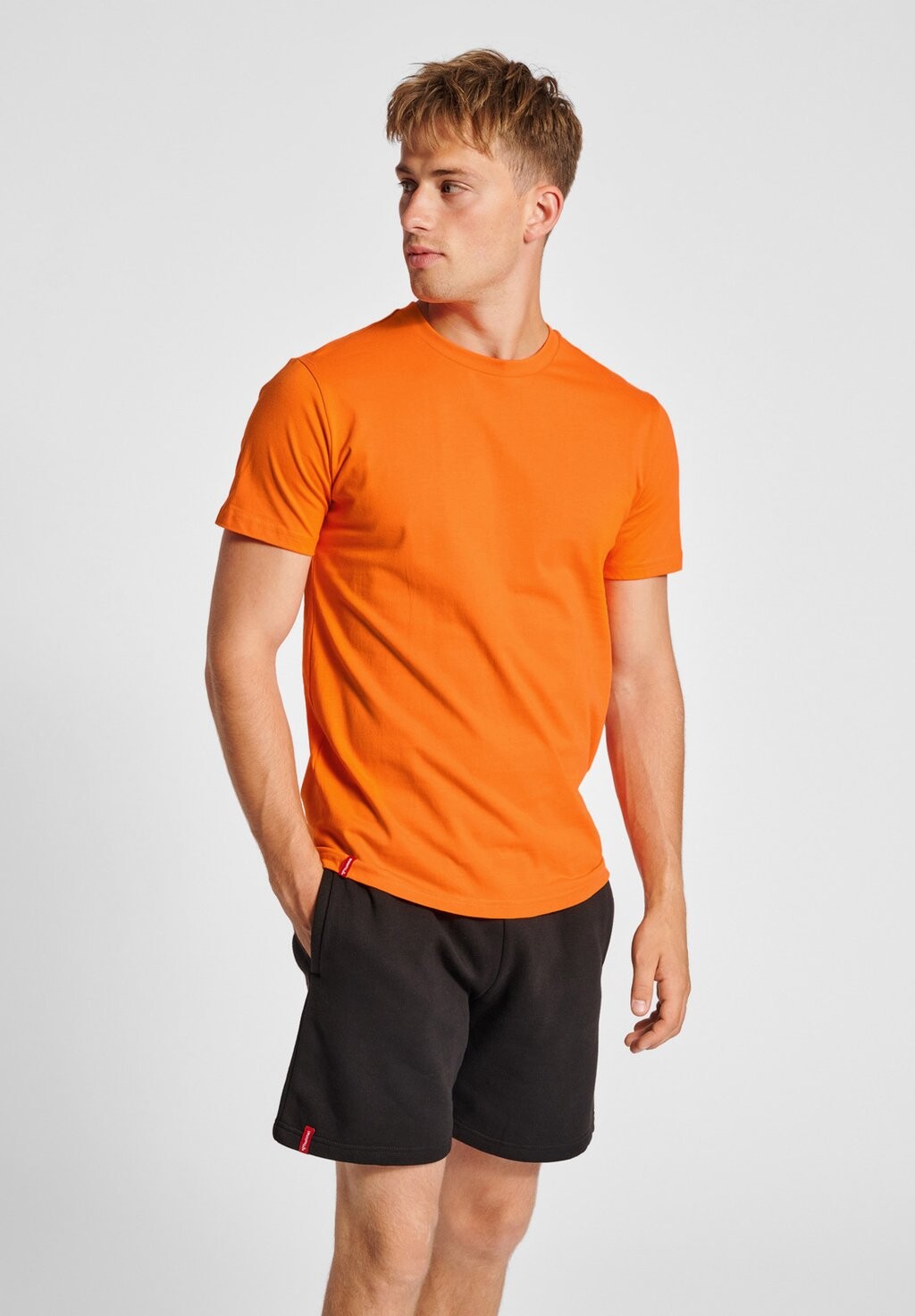 

Футболка базовая Hummel, цвет orange tiger