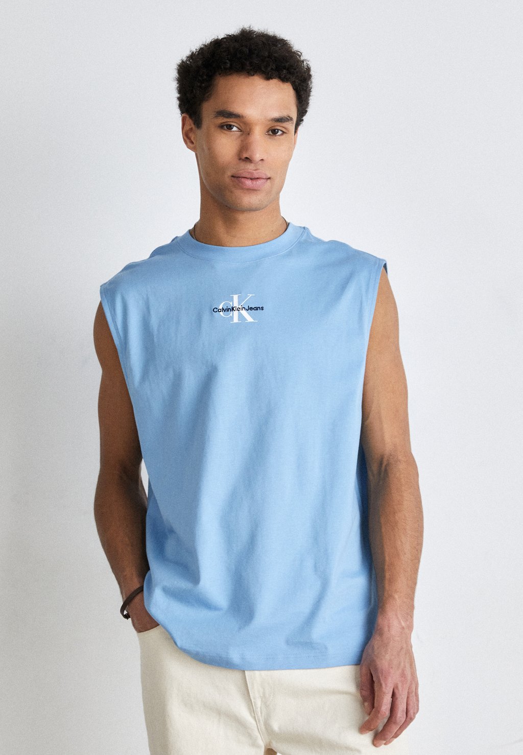 

Топ Monologo Sleeveless Tee Calvin Klein Jeans, цвет dusk blue