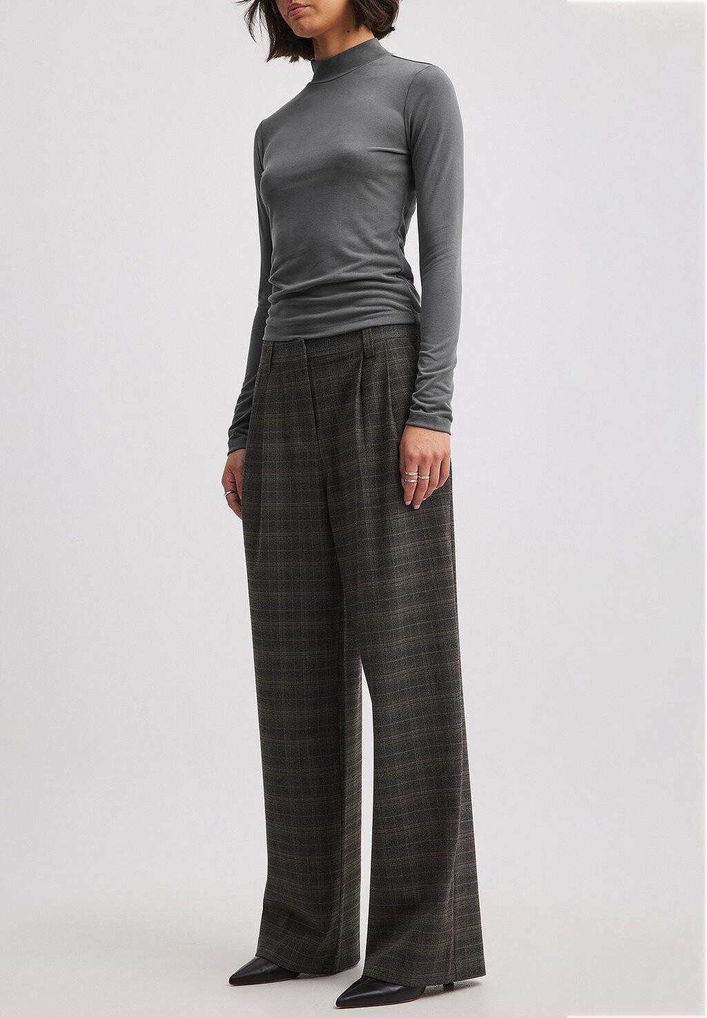 

Брюки Karierte -Mit Mitlerer Taille NA-KD, цвет grey check