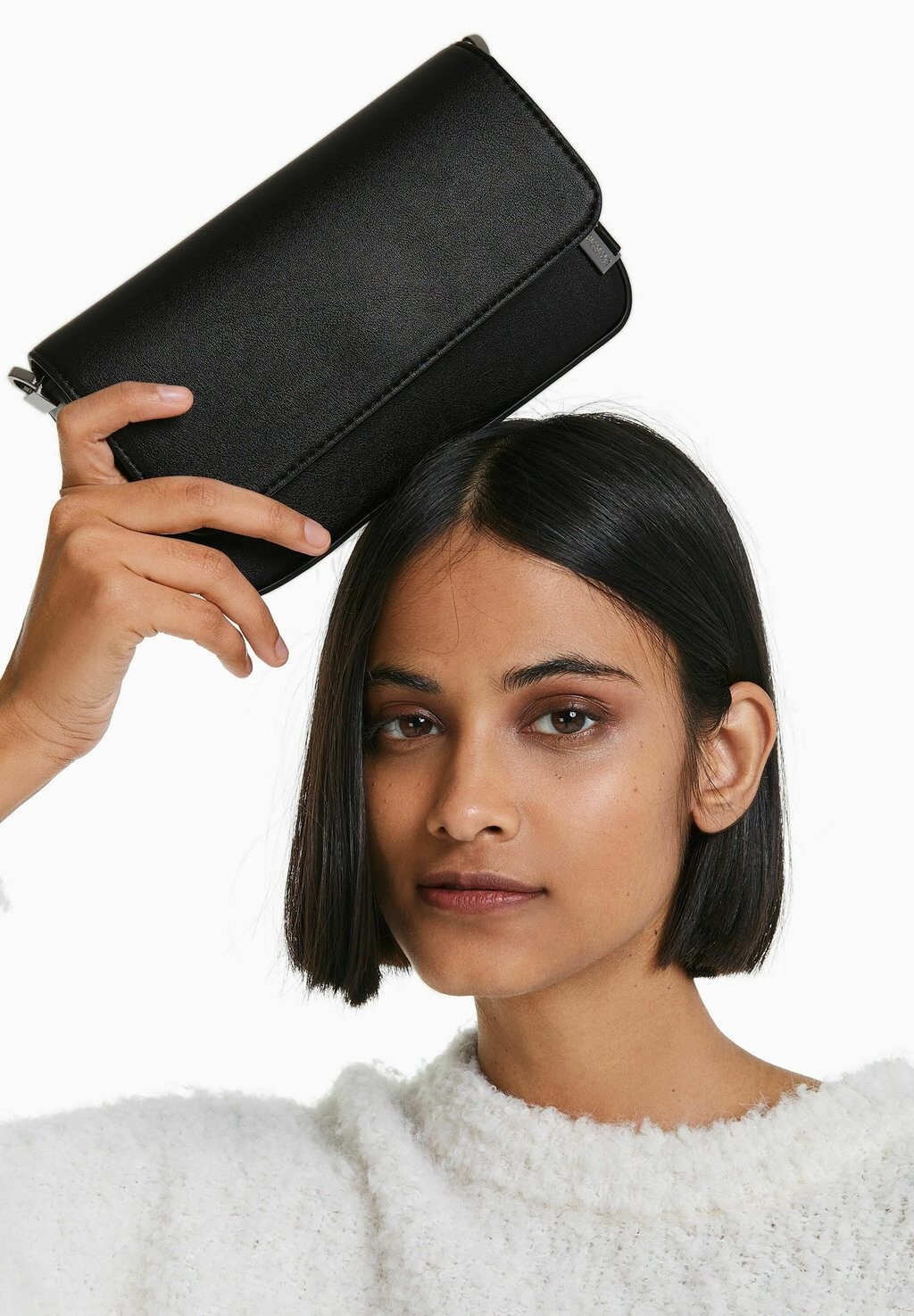 

Сумка через плечо Bershka, черный