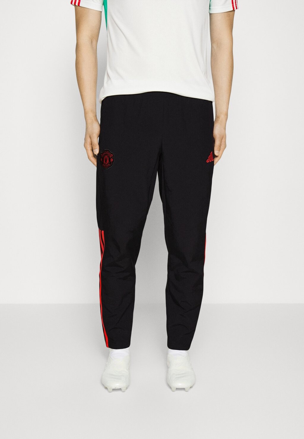 

Спортивные брюки Adidas