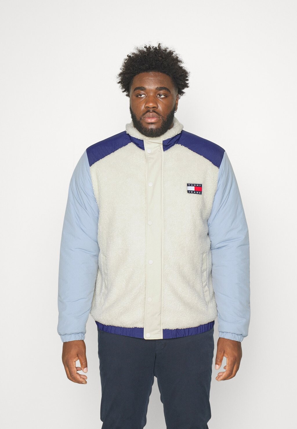 

Легкая куртка Tommy Jeans by Tommy Hilfiger