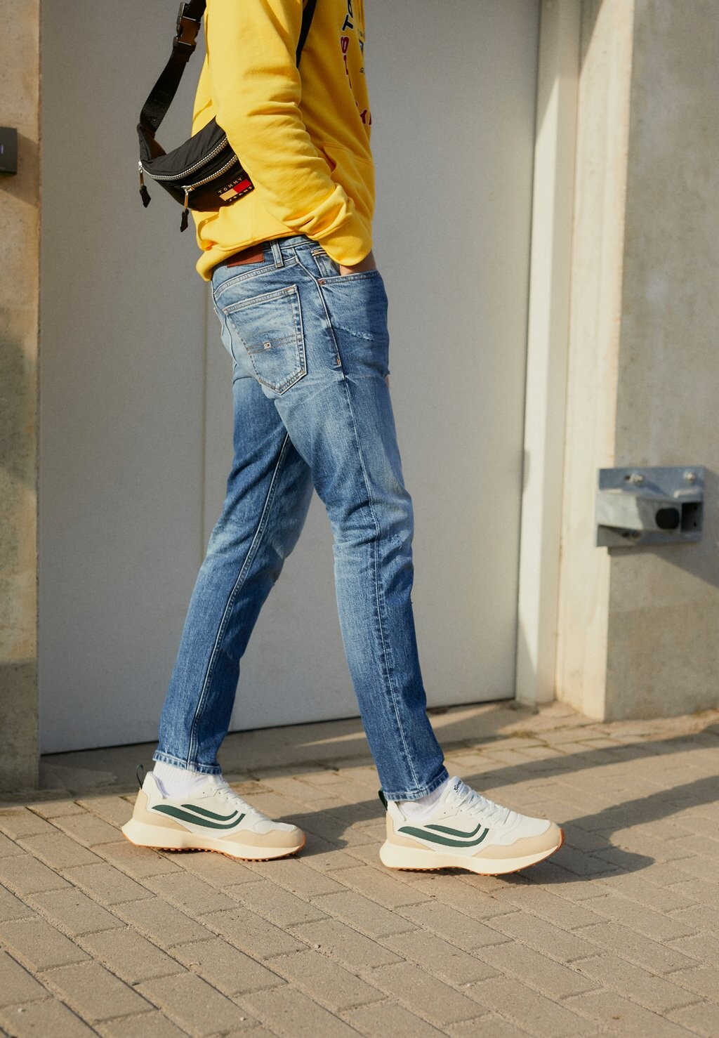 

Зауженные джинсы Tommy Jeans
