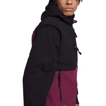 

Денали Жилет мужской The North Face, цвет Boysenberry/TNF Black