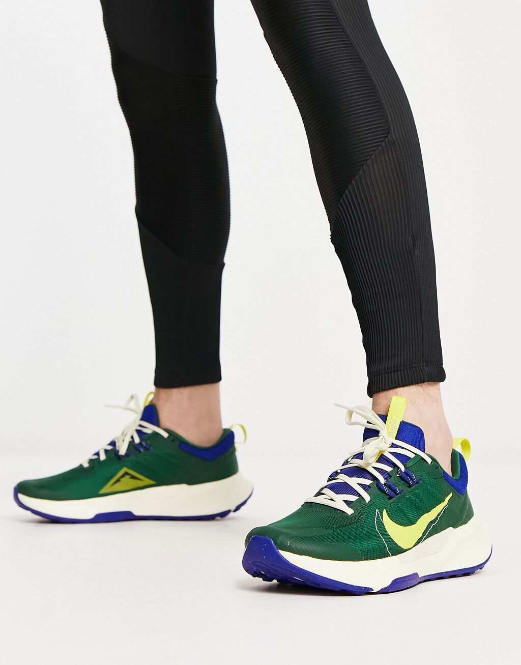

Зеленые кроссовки Nike Running Trail Juiper