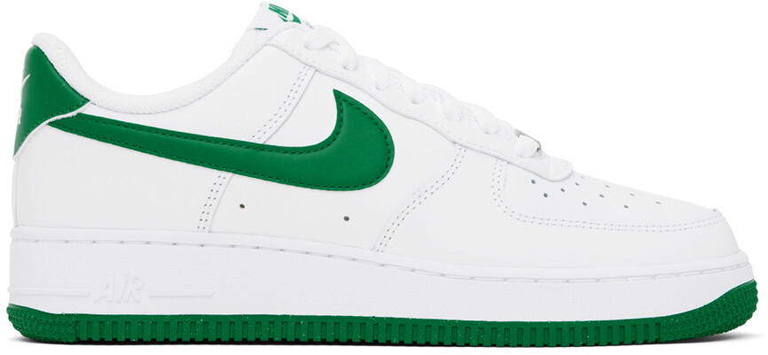 

Бело-зеленые кроссовки Air Force 1 '07 Nike