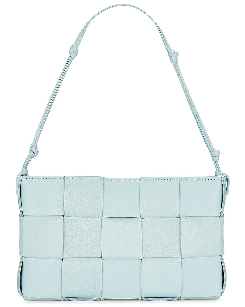 

Сумка через плечо Bottega Veneta Baguette Pochette, цвет Teal Washed & Gold