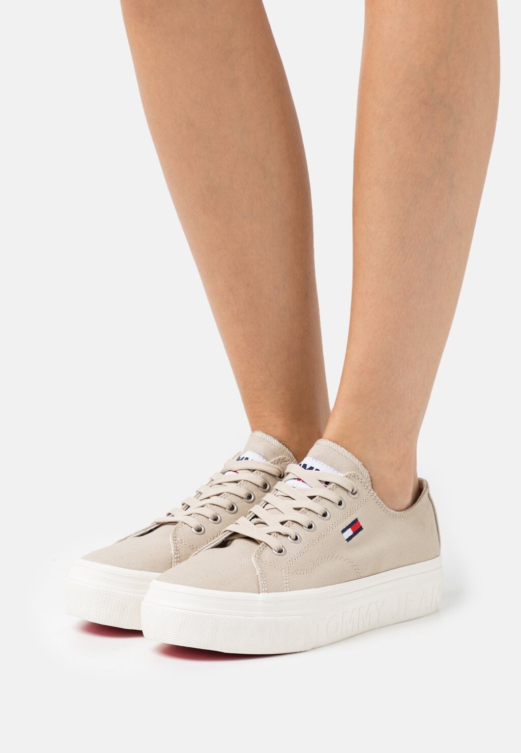 

Кроссовки Tommy Jeans