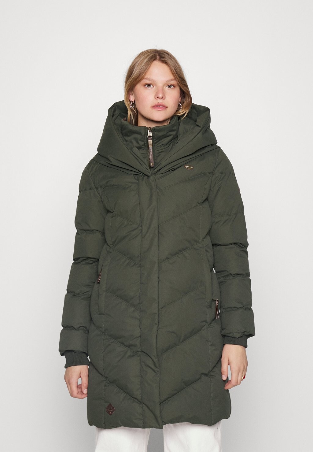 

Зимнее пальто Ragwear, темно-оливковый