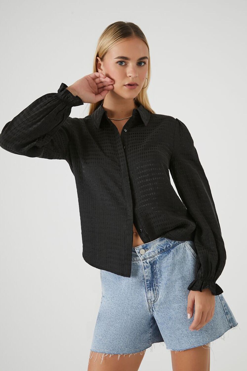 

Текстурированная рубашка с оборками Forever 21, черный