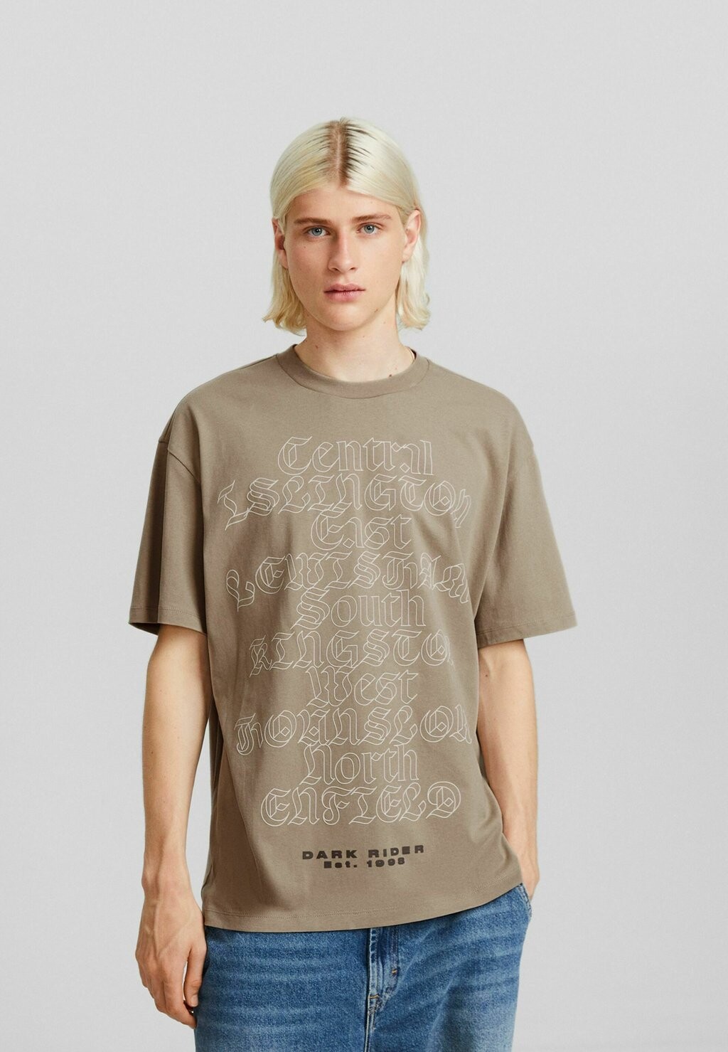 

Футболка с принтом Bershka, коричневый