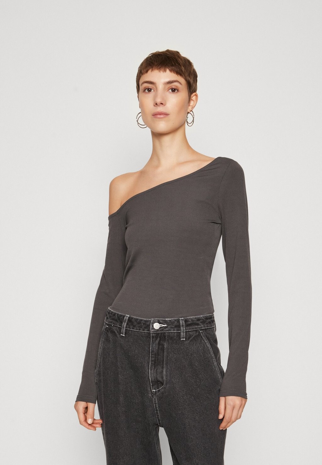 

Топ с длинными рукавами ONLBIANCA OFF SHOULDER ONLY, цвет asphalt