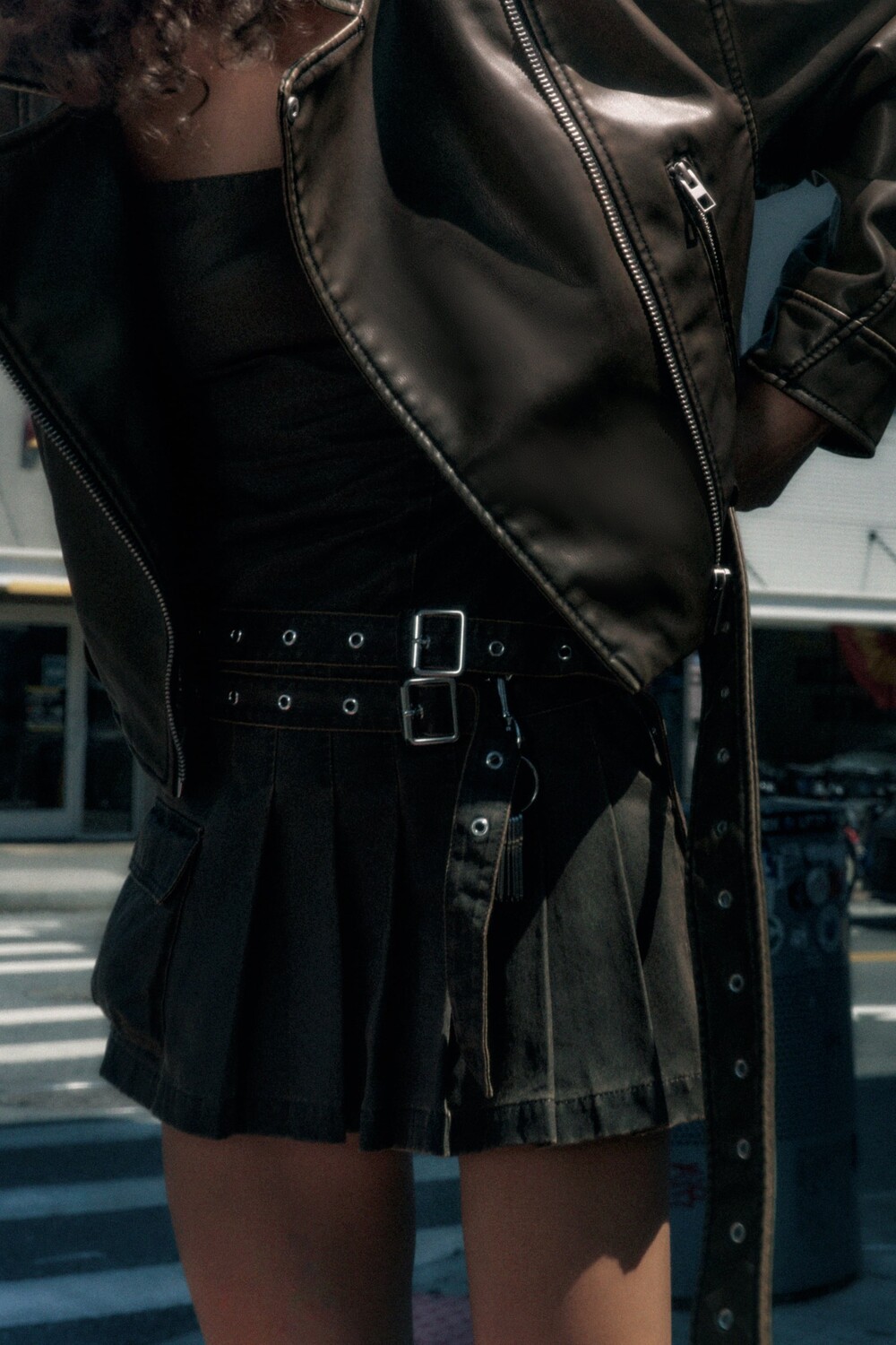 

Короткое вощеное платье Zara, темно-коричневый