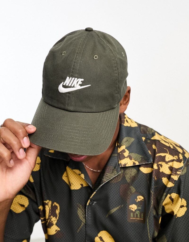 Кепка Nike Club цвета хаки