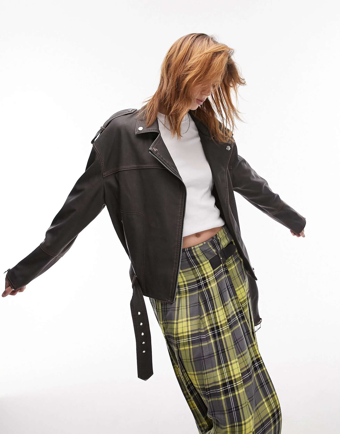 

Кожаная куртка Topshop свободного покроя из искусственной кожи с контрастной строчкой размытого коричневого цвета, Коричневый