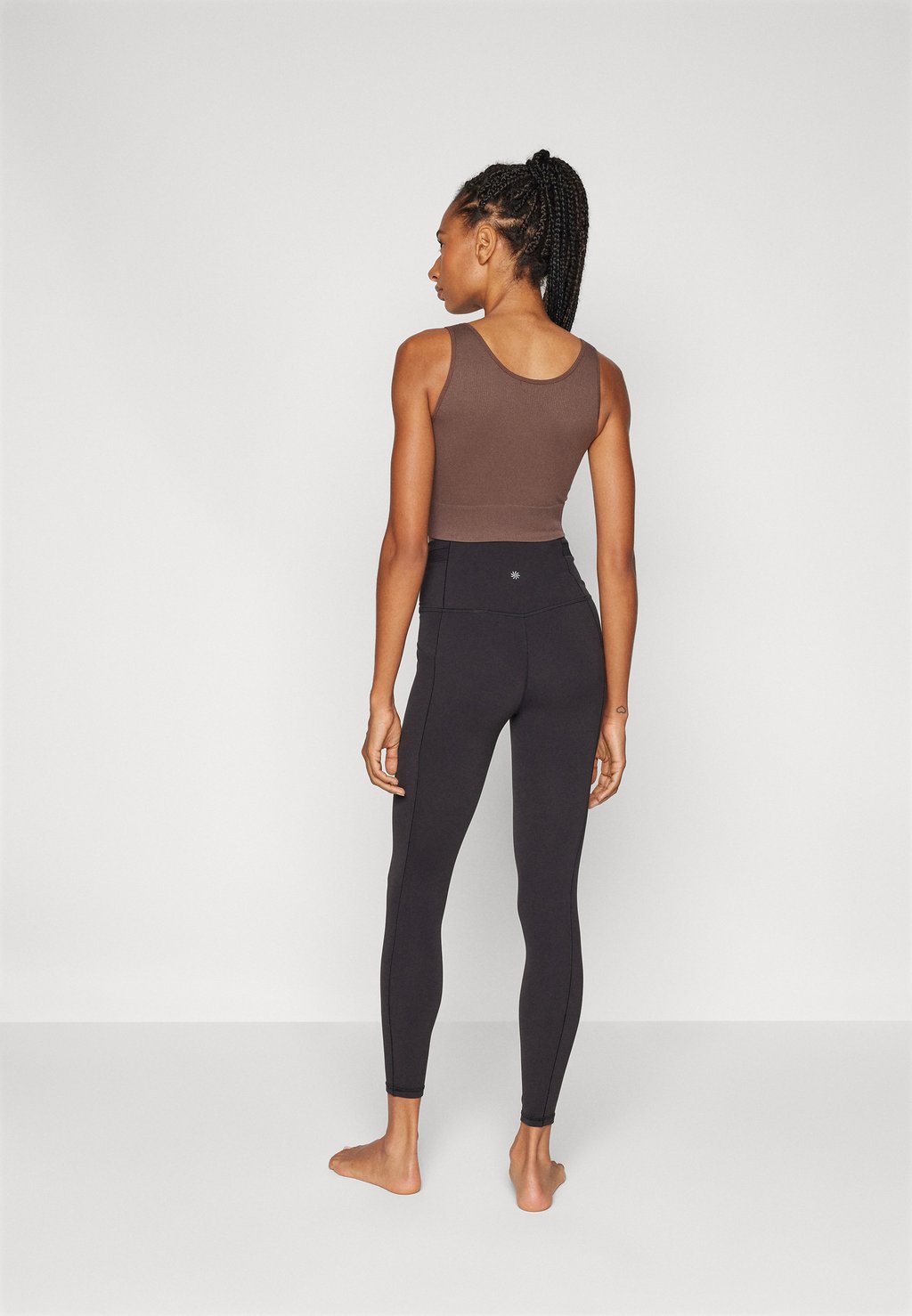 

Тайтсы SALUTATION STASH CROSSOVER TIGHT Athleta, черный