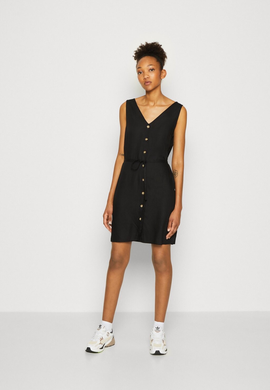 

Летнее платье Vero Moda, черный