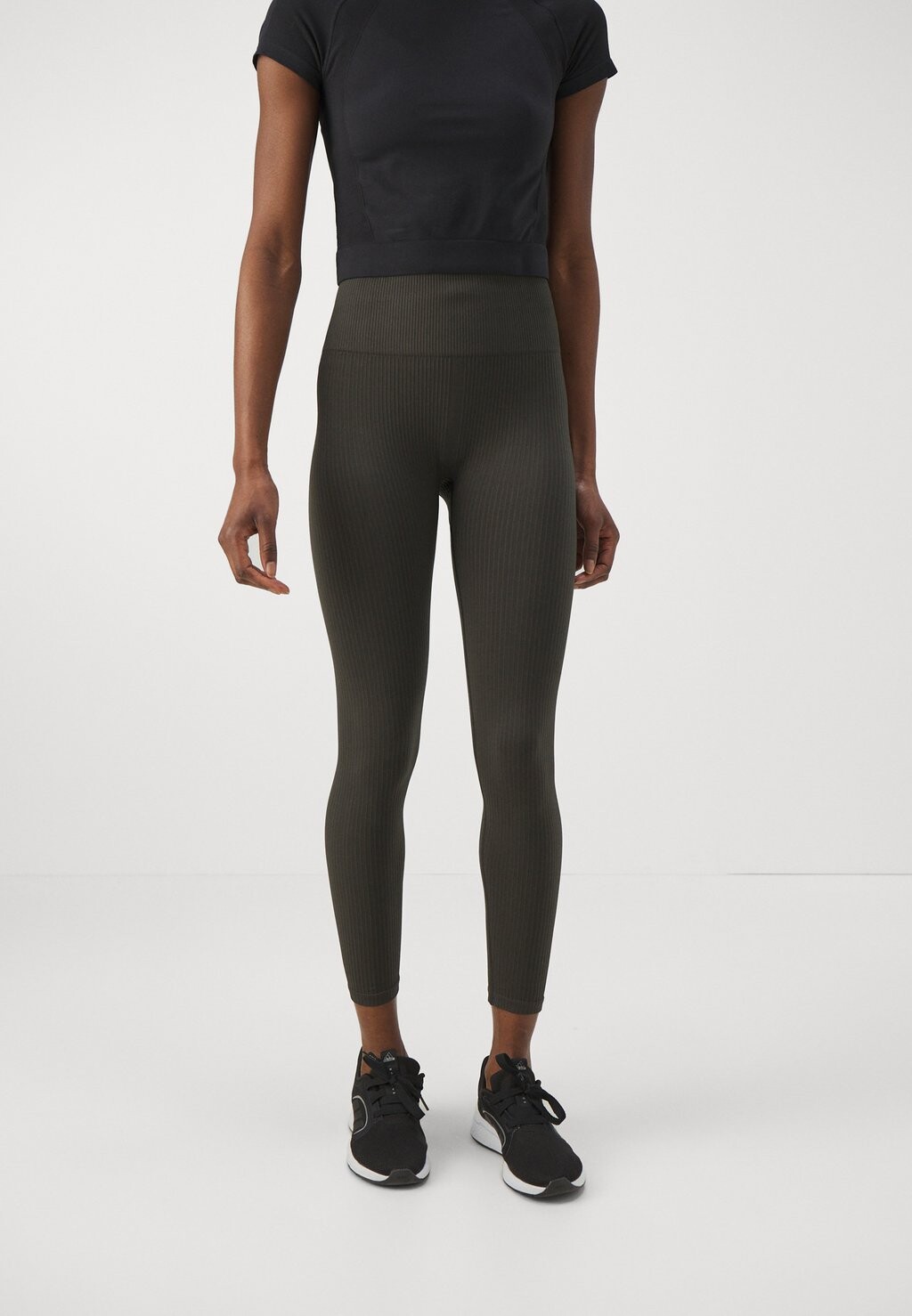 

Леггинсы STUDIO SEAMLESS Björn Borg, цвет peat