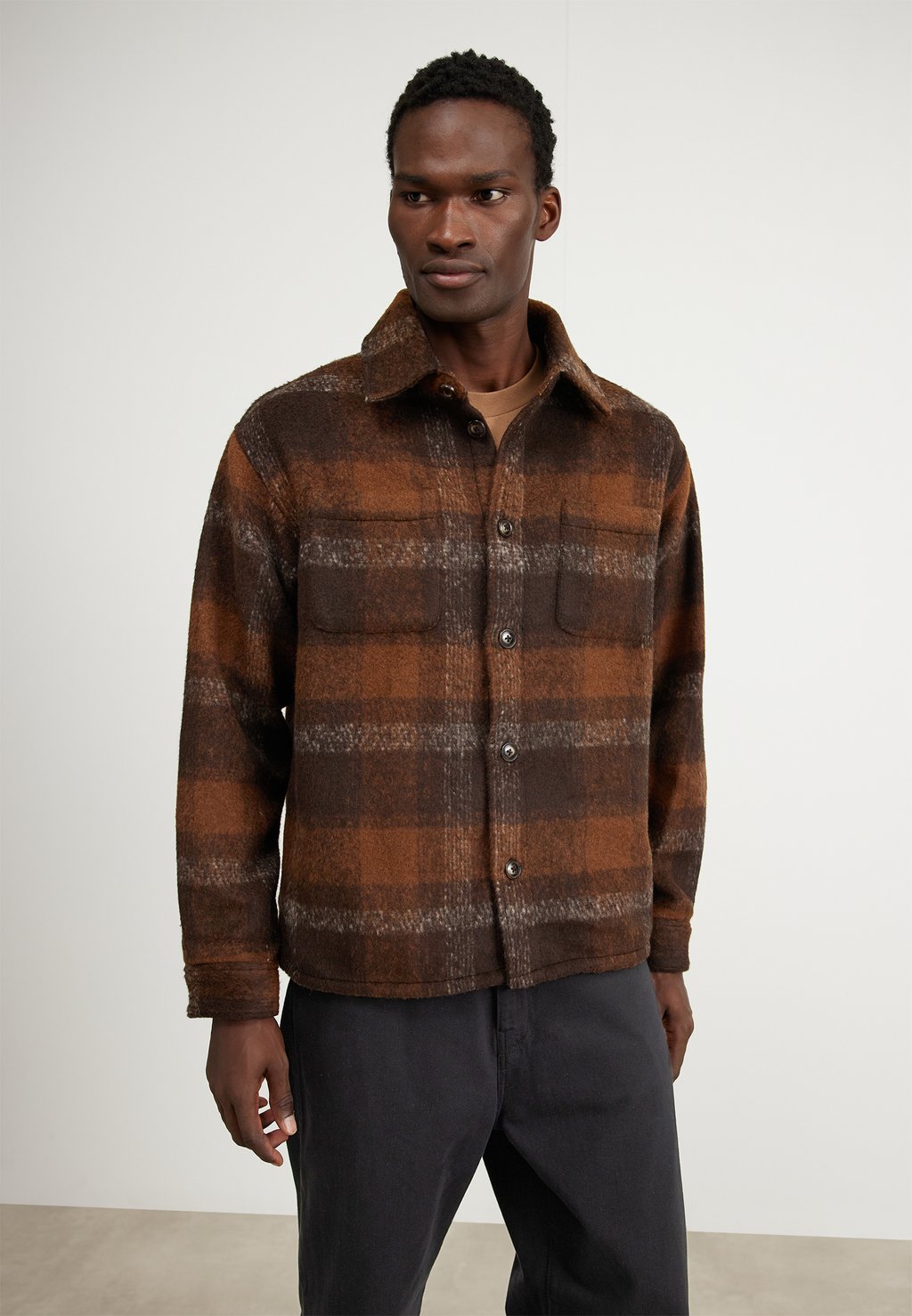 Легкая куртка Jayce Overshirt Les Deux, цвет coffee brown/ebony brown