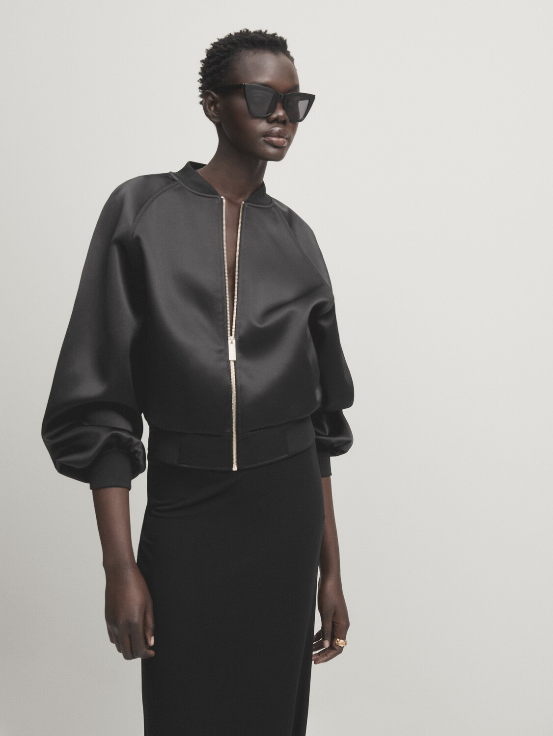 

Атласная куртка-бомбер на молнии Massimo Dutti, черный