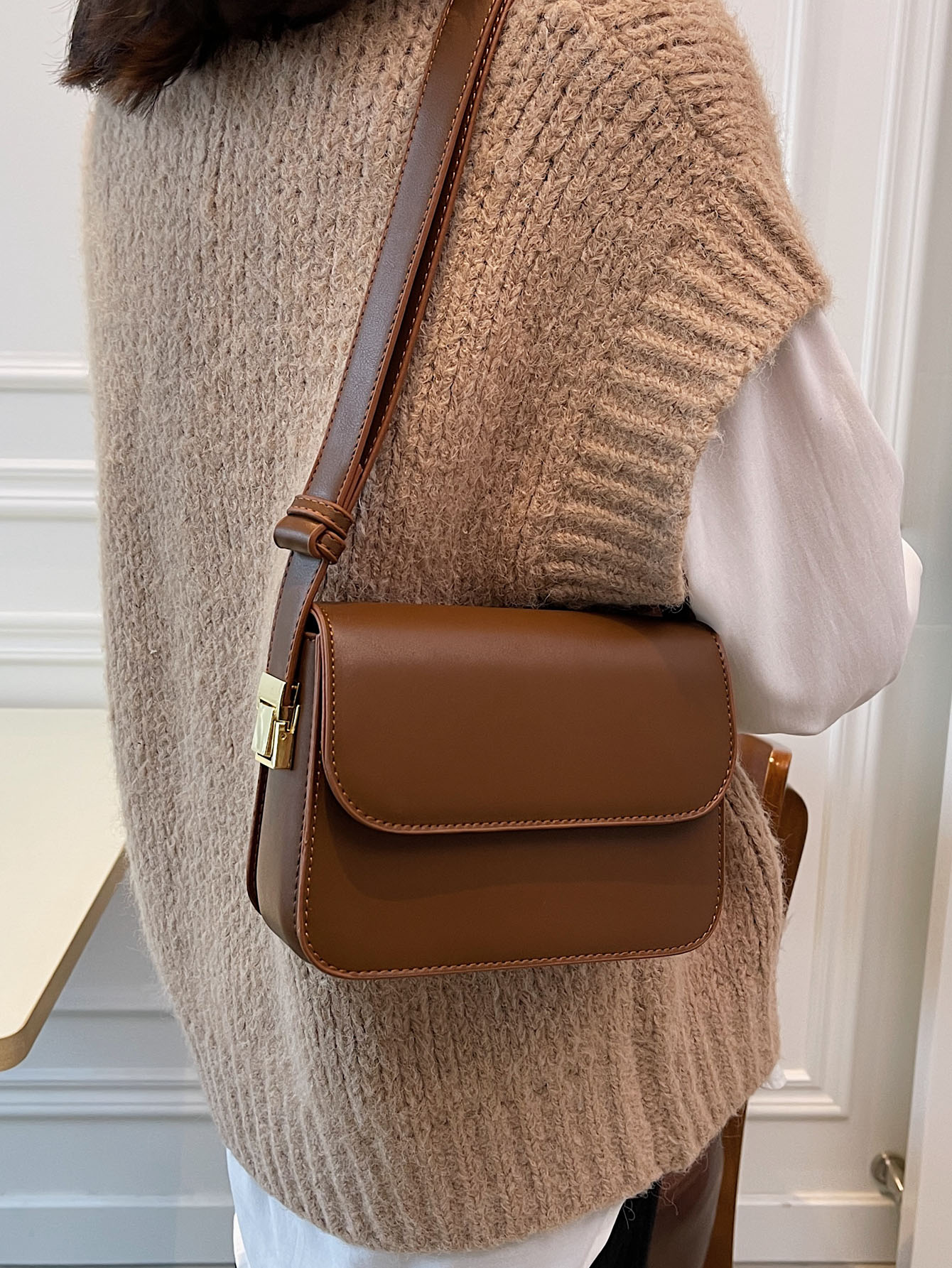 Квадратная сумка с мини-клапаном, кофейный коричневый квадратная сумка с мини стежкой коричневый