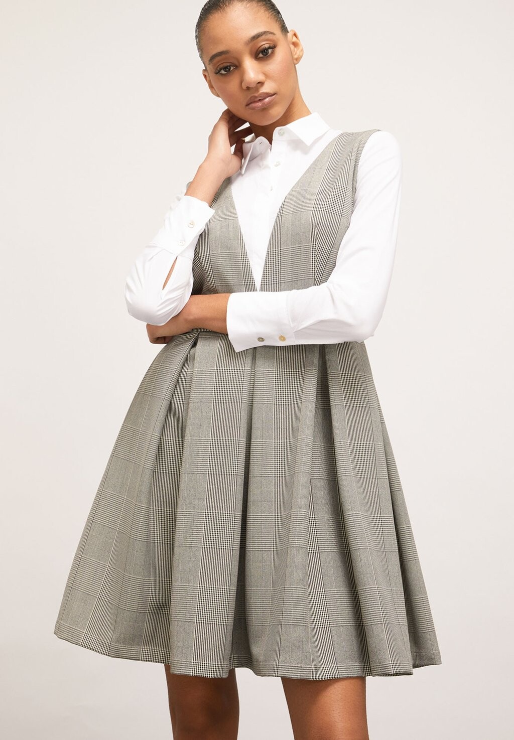 

Дневное платье CON AMPIA SCOLLATURA FANTASIA CHECK Motivi, цвет grigio