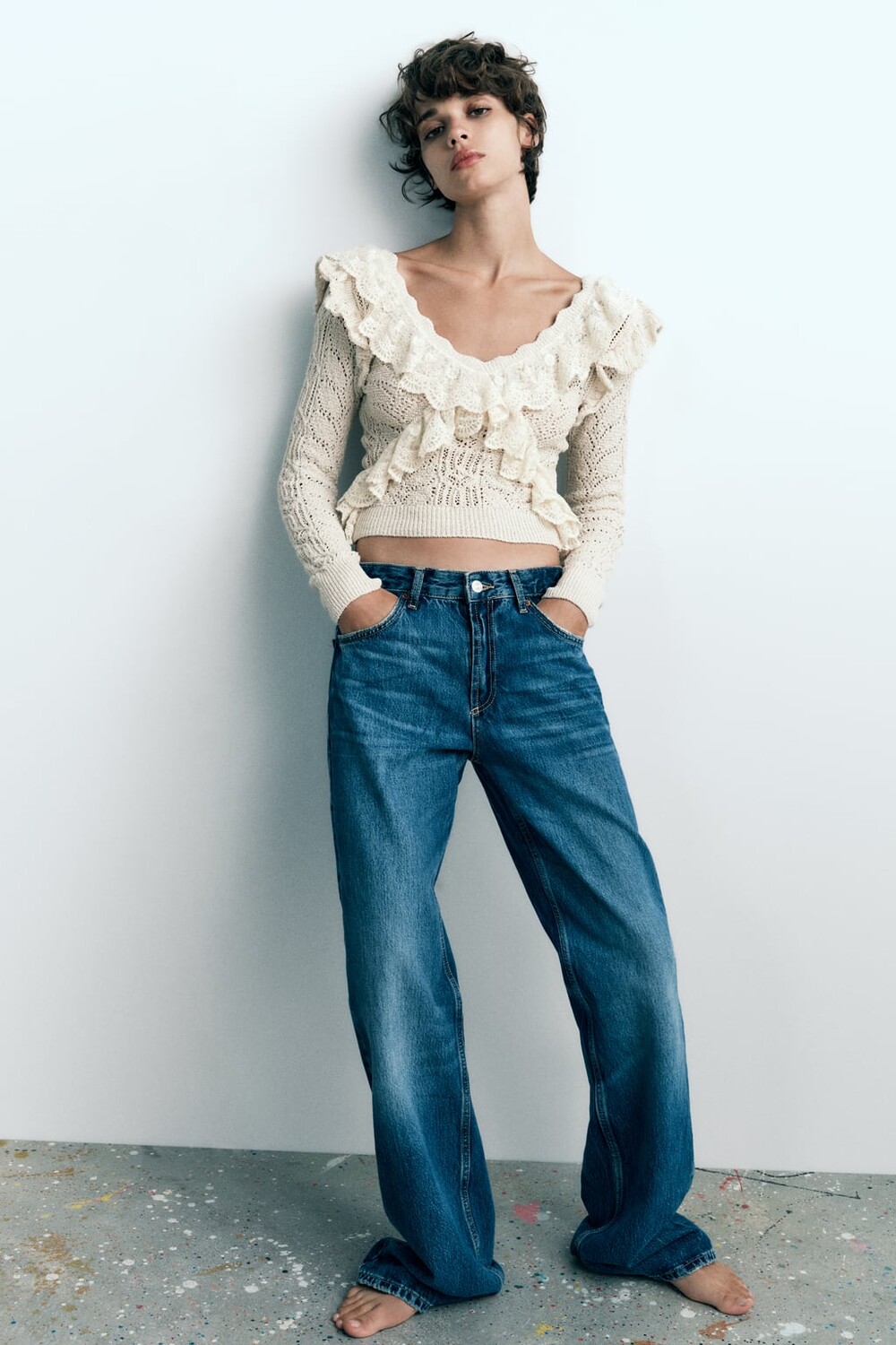 

Свитер с оборками ZARA, экру
