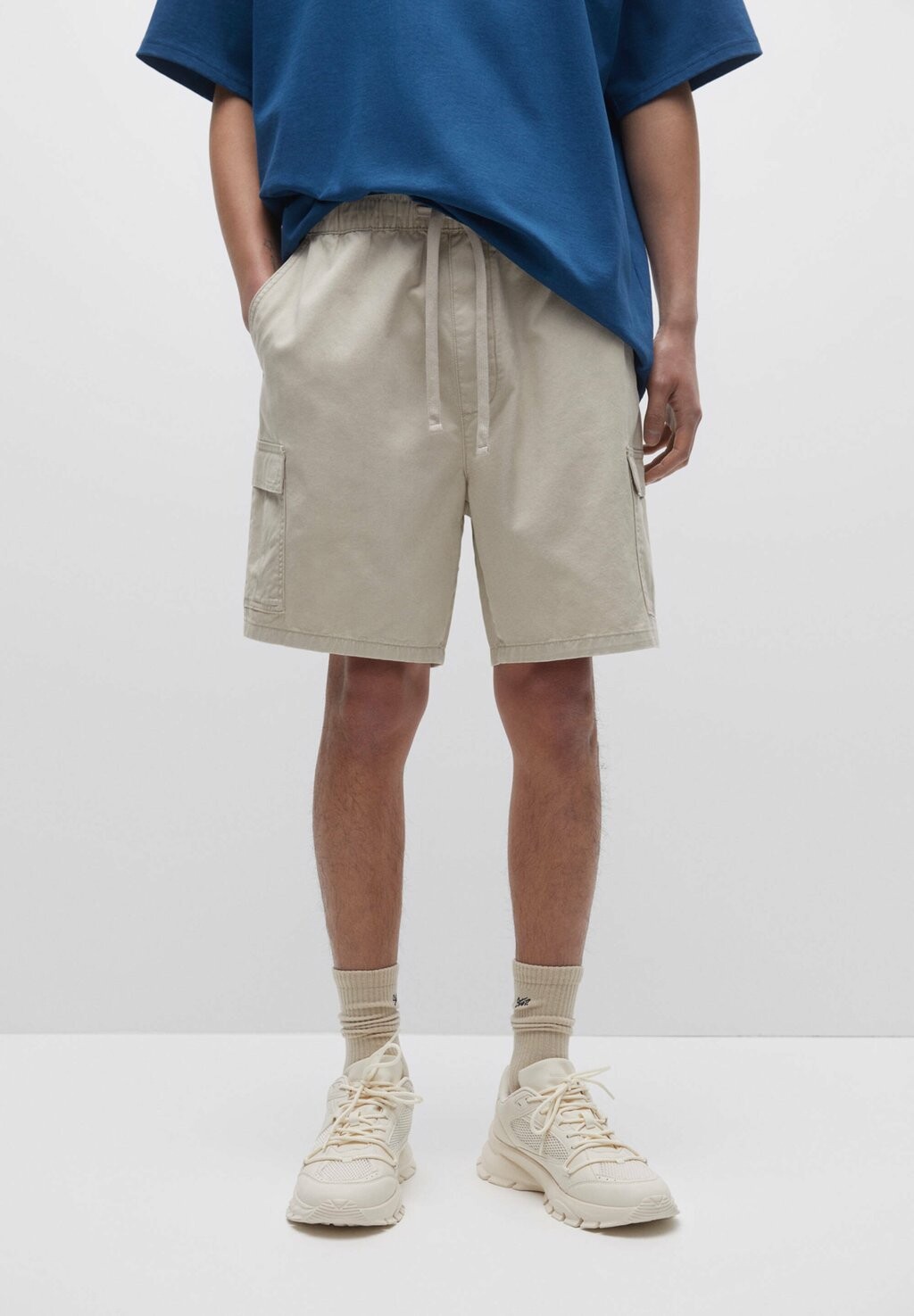 

Шорты BERMUDA WITH AN ELASTIC WAISTBAND PULL&BEAR, цвет beige