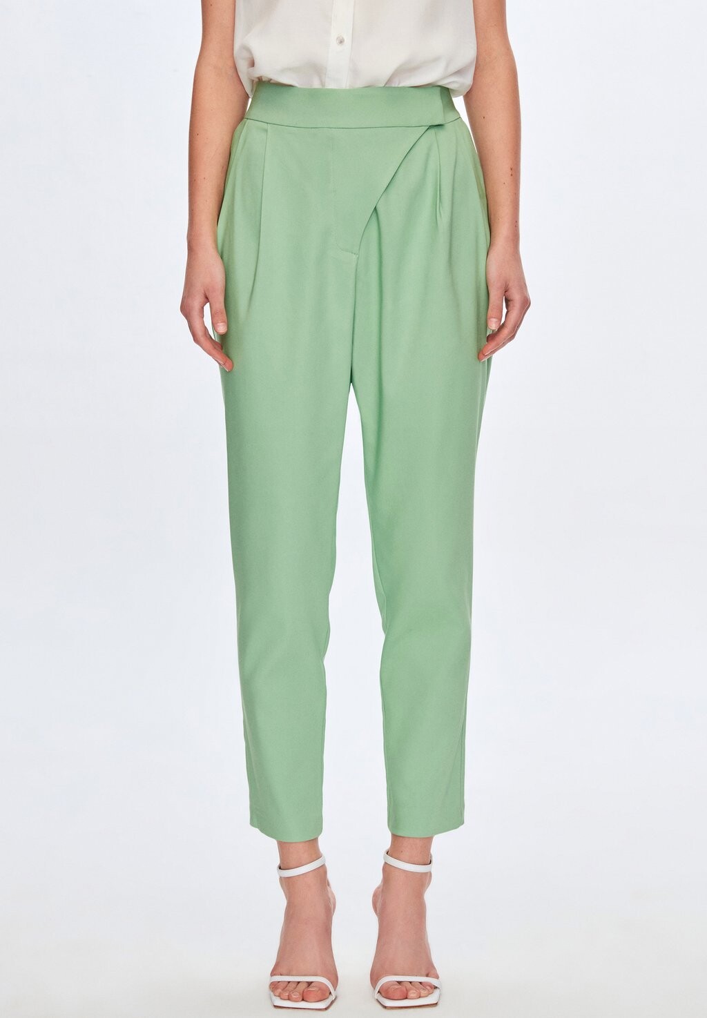

Брюки Pleated Pocket adL, цвет light green