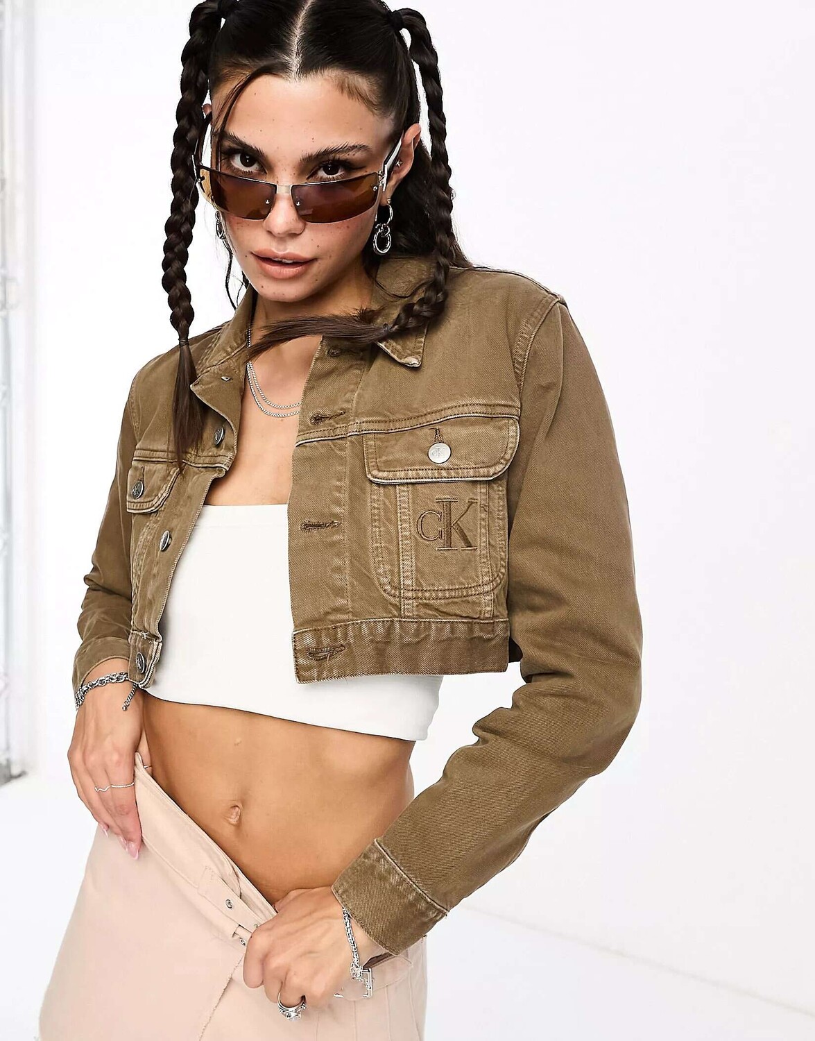 

Синяя укороченная джинсовая куртка Calvin Klein Jeans в стиле 90-х годов, Синий
